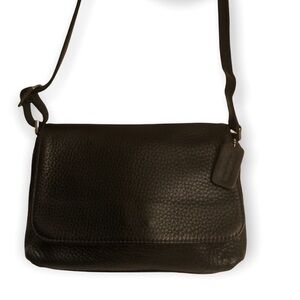 Coach vintage black leather flap bag made in Costa Rica 6801